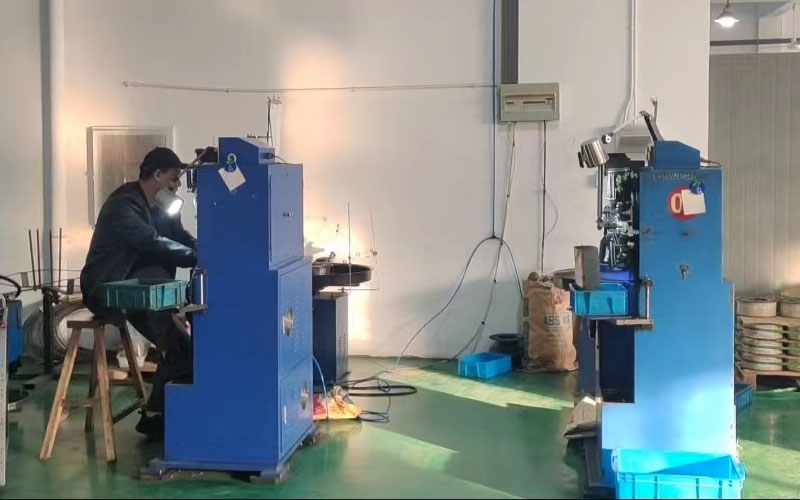 強(qiáng)：強(qiáng)服務(wù)大企業(yè)